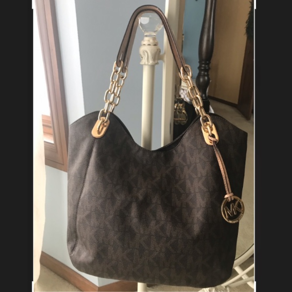 Large Brown Michael Kors Shoulder bag.